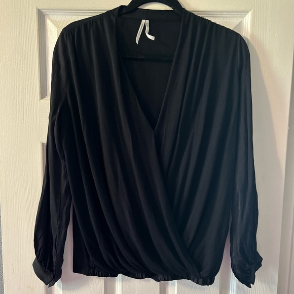 Anthropologie Kesia Surplice Blouse size xs - Picture 4 of 9